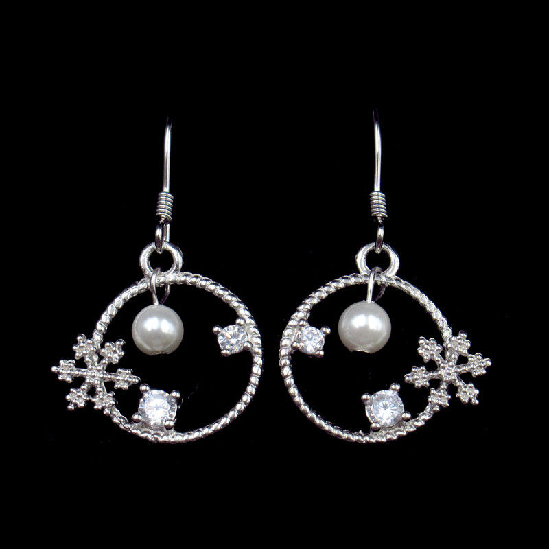 Wild Elegant Silver Pearl Earrings For Women Use 925 Silver Material