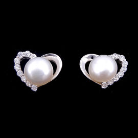 Fashionable Star And Moon Shaped Silver Pearl Earrings Stub For Lady / Girl