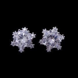 Lovely Four Leaf Clover Stud Earrings AAA Heart Shaped Zircon Like Diamond