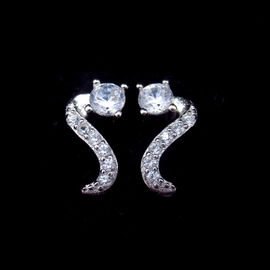 S925 Sweet Personality Lovely Rabbit Ear Shaped Stud Earrings Surround Zircon