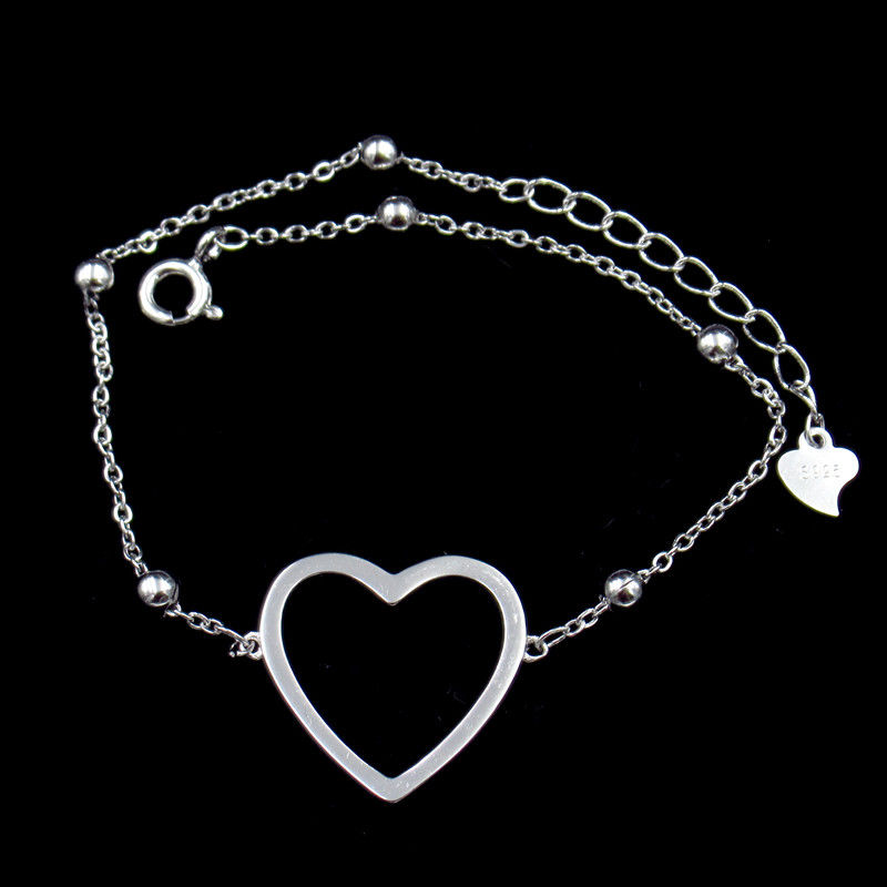 Minimalist Style Plain Silver Bracelet 925 Jewelry Display With Big Heart